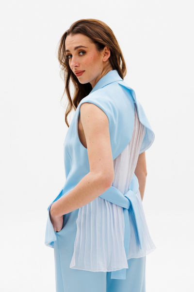 Голубой костюм из ткани с жилетом и свободными брюками NikVa 503-1 - фото 2