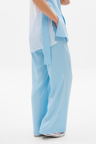 Голубой костюм из ткани с жилетом и свободными брюками NikVa 503-1 - фото 6