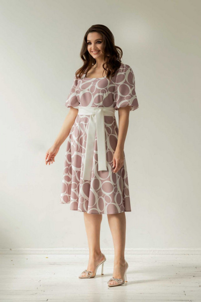 Платье полуприлегающего силуэта с высоким разрезом и поясом Mislana 761 пудровый - фото 2