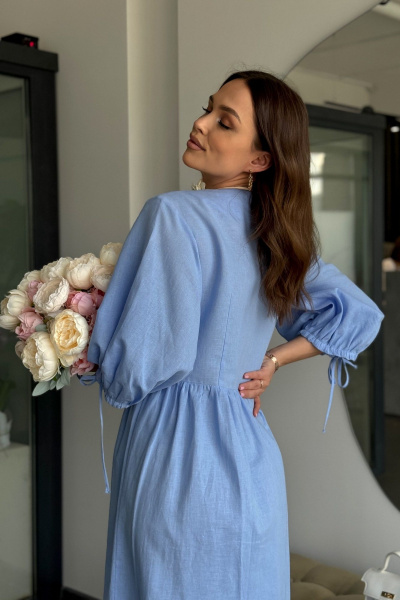 Голубое летнее платье трапеция из льна с разрезом Dilana VIP 2028 голубой - фото 3