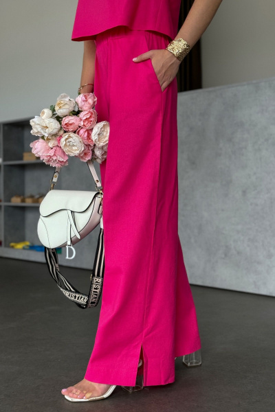 Розовый костюм из льна: блуза укороченная и брюки широкие Dilana VIP 2052 малина - фото 4