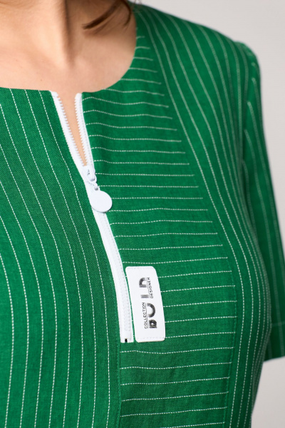 Платье прямого силуэта с накладными карманами и асимметричным низом Мишель стиль 1195 зеленый - фото 4