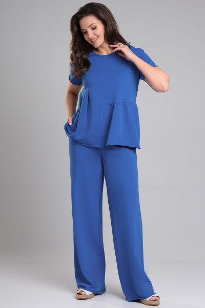 Комплект из футболки и брюк из трикотажа с горизонтальными подрезами LeNata 20399 лазурный - фото 4
