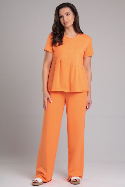 Стильный комплект футболки и брюк из трикотажа с отрезными деталями LeNata 20399 оранжевый - фото 1