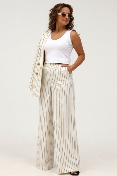 Деловой брючный костюм из хлопка с полоской Angelina & Сompany 995 - фото 7