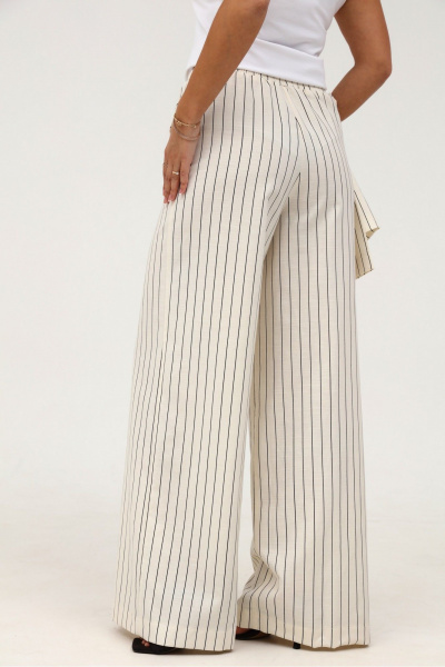 Деловой брючный костюм из хлопка с полоской Angelina & Сompany 995 - фото 2