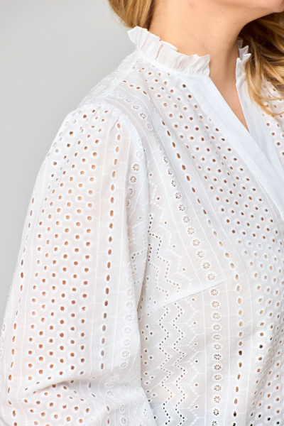 Белая блузка из ткани решелье с рукавами-буфами и V-образным вырезом VIPPRIMO 101 молочный - фото 4