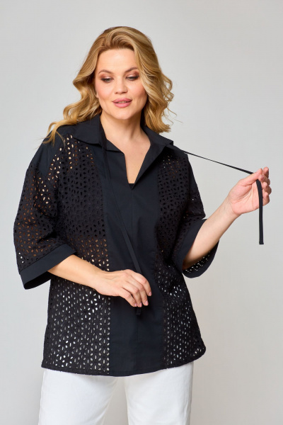Блуза прямая летом из ткани “решелье” с воротником-стойкой VIPPRIMO 102 черный - фото 6