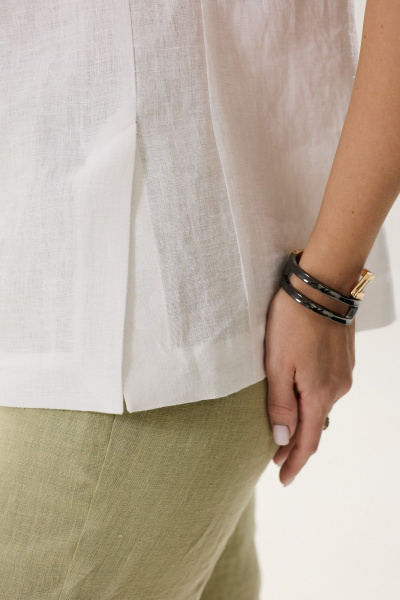 Полуприлегающая белая леняная блузка с воротником-стойкой и боковыми шлицами MALI 624-018 белый - фото 7