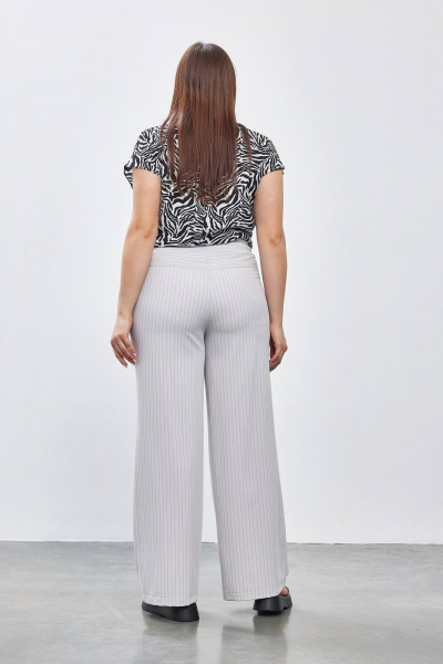 Брюки зауженные демисезонные с разрезами из текстиля Femme & Devur 90197 1.54F(164) - фото 4