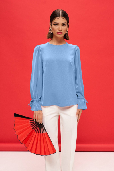 Демисезонная голубая блузка с втачным рукавом и кулисой на низу VIZANTI 9149 голубой - фото 1