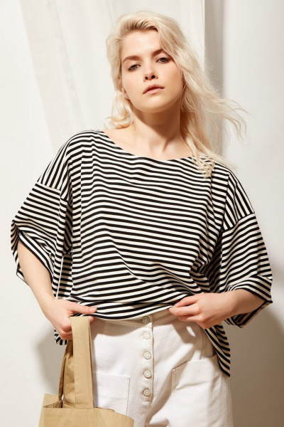 Черно-белый трикотажный джемпер оверсайз с широкой линией плеч PINA 20843 полоска_черная - фото 7