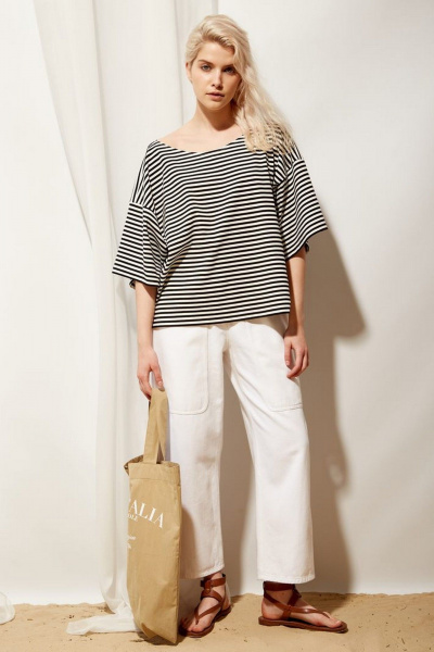 Черно-белый трикотажный джемпер оверсайз с широкой линией плеч PINA 20843 полоска_черная - фото 2