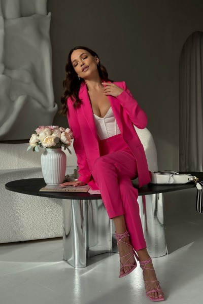 Костюм 2-ка розовый жакет и зауженные брюки Dilana VIP 2056 малина - фото 11