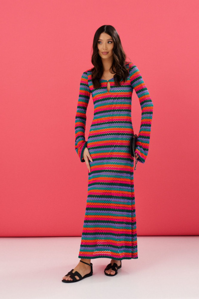 Полуприлегающее ажурное платье яркого цвета с деревянной пуговицей ANNETE A3543 - фото 3