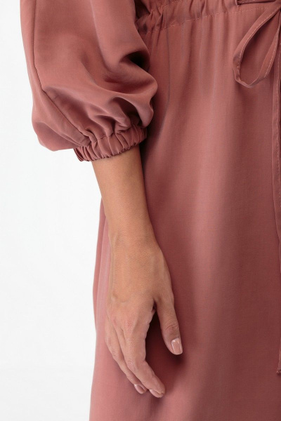 Oversize платье из текстиля с кулиской и лодочным вырезом Anelli 884 терракот - фото 5