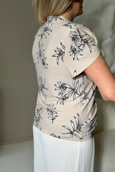 Бежевая блуза из масло-вискозы с воротником и подплечниками LindaLux 1-451 бежевые_пальмы - фото 7