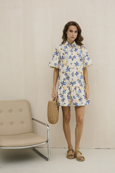 Платье А-силуэт с принтом и оборкой для летнего гардероба DAVA 1210 молочный-голубой - фото 1