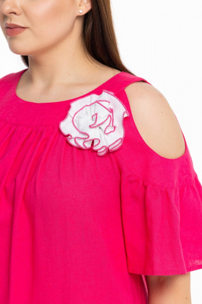 Льняное платье бохо с брошью и воланами Avila 0930 малиновый - фото 7