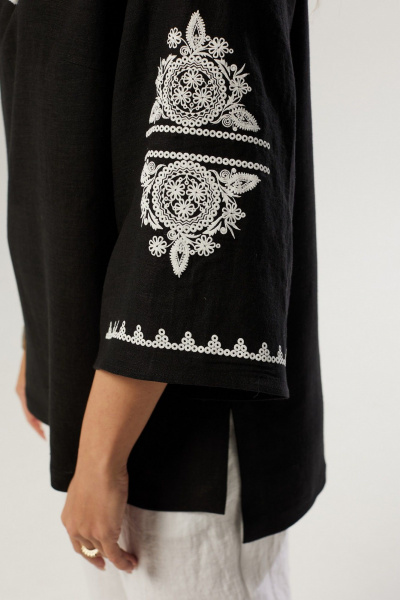 Блуза свободного силуэта с вязаной отделкой и спущенным плечом MALI 624-019 черный - фото 7