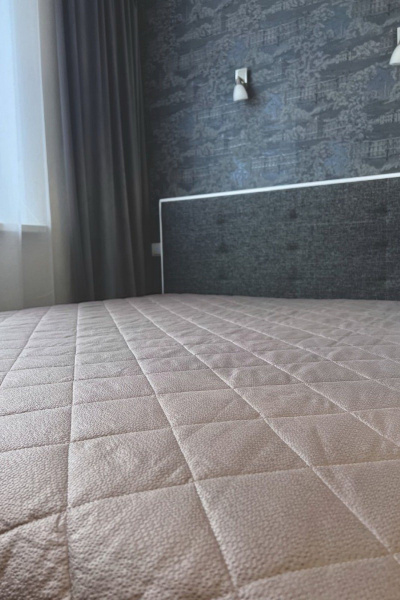 Покрывало домашнее стеганое из полиэстера в коричневом цвете Файбертек П.160х210.ПЭ.LATTE - фото 2