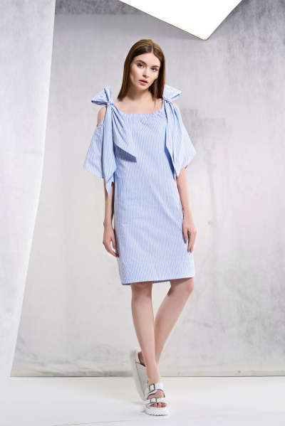 Платье из текстиля голубое для летней повседневности Motif 1139 - фото 1