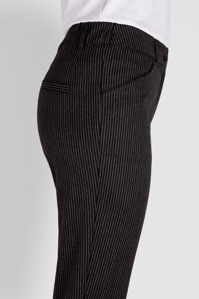 Черные классические брюки 7/8 с карманами и резинкой Mirolia 791-К черный_полоска - фото 5