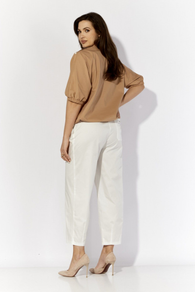 Комплект: блузка и брюки с резинками и декоративной брошью TAiER 1292 бежевый_белый - фото 4