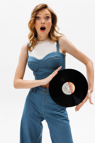 Летний джинсовый топ-корсет с регулируемыми бретелями EOLA 2603 темно-голубой - фото 9