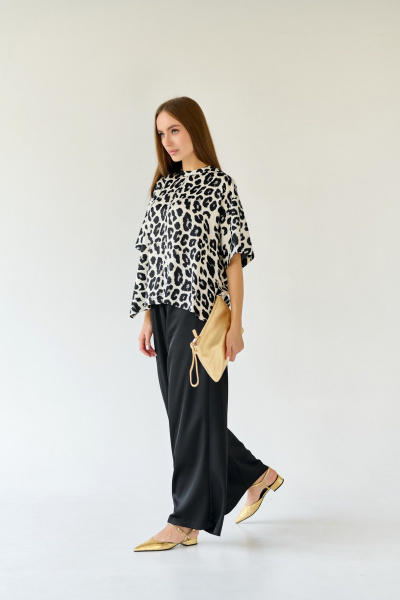 Блуза оверсайз из шелковистой ткани с разрезами и молнией Мастер Мод 803ас леопард - фото 4