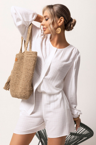 Блуза и шорты из вискозы для повседневных образов Golden Valley 6583 белый - фото 1