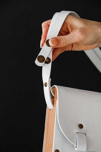 Стильная белая сумка через плечо из натуральной кожи Because AELITA WHITE - фото 12