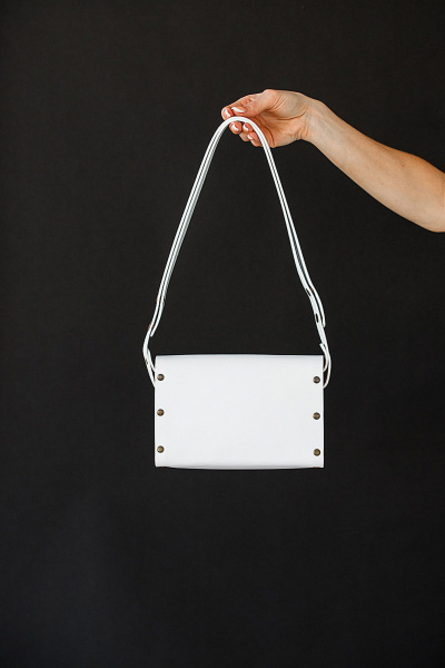 Стильная белая сумка через плечо из натуральной кожи Because AELITA WHITE - фото 11