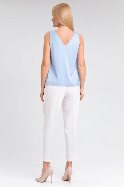 Деловая свободная блузка из шелковистой ткани с V-вырезом IVARI 423 голубой - фото 5