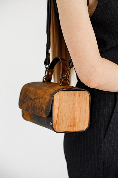 Кожаная сумка через плечо из натуральной кожи с деревом Because KVADRO-VINTAGE-CAPPUCHINO - фото 2