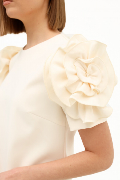 Белое летнее платье А-силуэта с цветочным декором PUR PUR 11-295/3 - фото 2