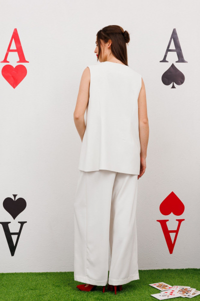 Жилет на запах из текстиля с застежкой-петлями NikVa 543-1 молоко - фото 6