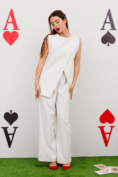 Жилет на запах из текстиля с застежкой-петлями NikVa 543-1 молоко - фото 3