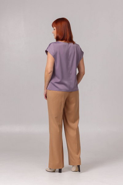 Блуза приталенного силуэта со спущенными плечами для лета Соджи 620 лавандовый - фото 4