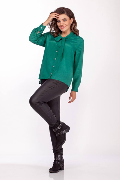 Блуза прямого силуэта на пуговицах с воротником-бантом Anna Majewska 1390 изумруд - фото 1