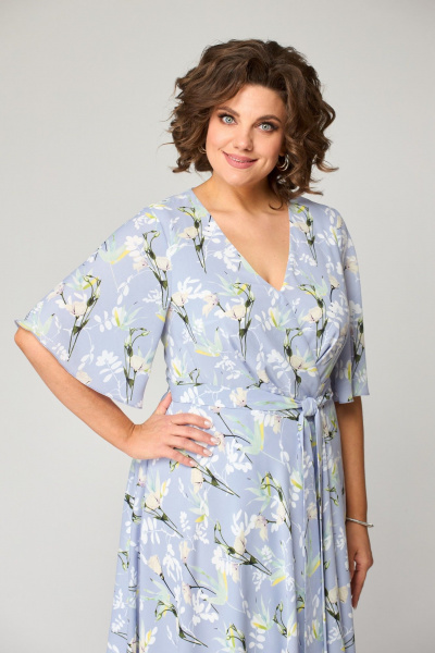 Платье с V-образным вырезом и асимметричным низом ANASTASIA MAK 1193 голубой - фото 9