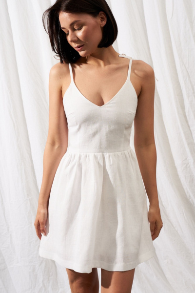 Леновый мини сарафан с вырезом и бретелями завязками Puella 3007 белый_Викки - фото 3