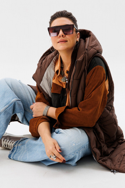 Удлинённый жилет из стёганой плащёвой ткани с капюшоном Anelli 1386 соболь - фото 8