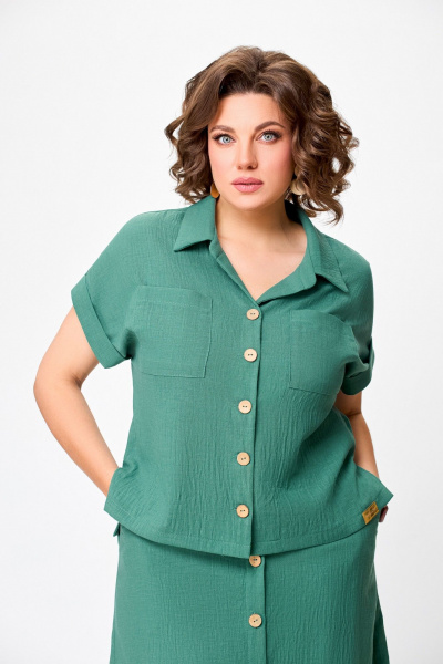 Лененый костюм блуза и юбка с разрезами Swallow 750.2 светлый_изумруд - фото 11