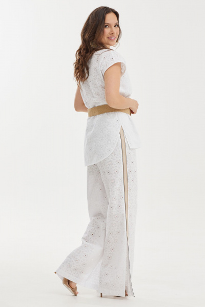 Белый комплект из блузы и брюк с вышивкой Магия моды 2459 белый - фото 2