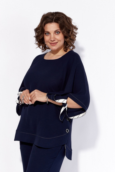 Костюм летний с блузой и широкими полосатыми брюками Anna Majewska А130 темно-синий - фото 4