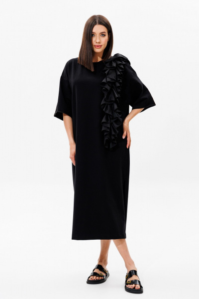 Платье oversize из хлопка с ассиметричной рюшей и разрезом Ларс Стиль 912 черный - фото 1