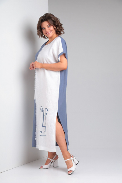 Летнее длинное платье из льна с карманами и бахромой Rishelie 948 светлый_джинс - фото 4