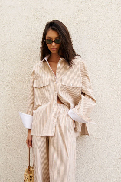 Рубашка из капучино с белой полосой и накладными карманами ANNETE A913/1 - фото 4