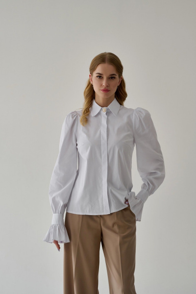 Белая нарядная блуза с объемным рукавом и розой-аксессуаром Мастер Мод 831хс белый - фото 11